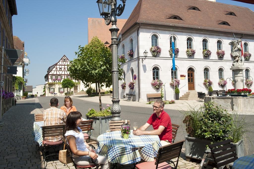 Hotel Schwarzes Ross Schwarzach am Main Ngoại thất bức ảnh
