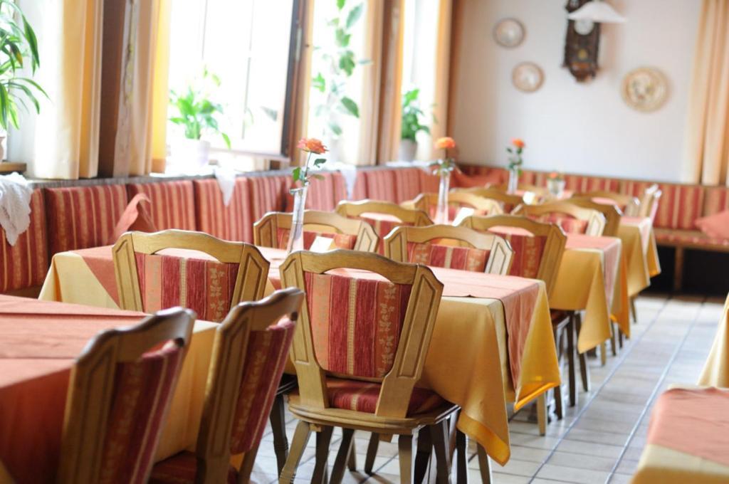 Hotel Schwarzes Ross Schwarzach am Main Ngoại thất bức ảnh